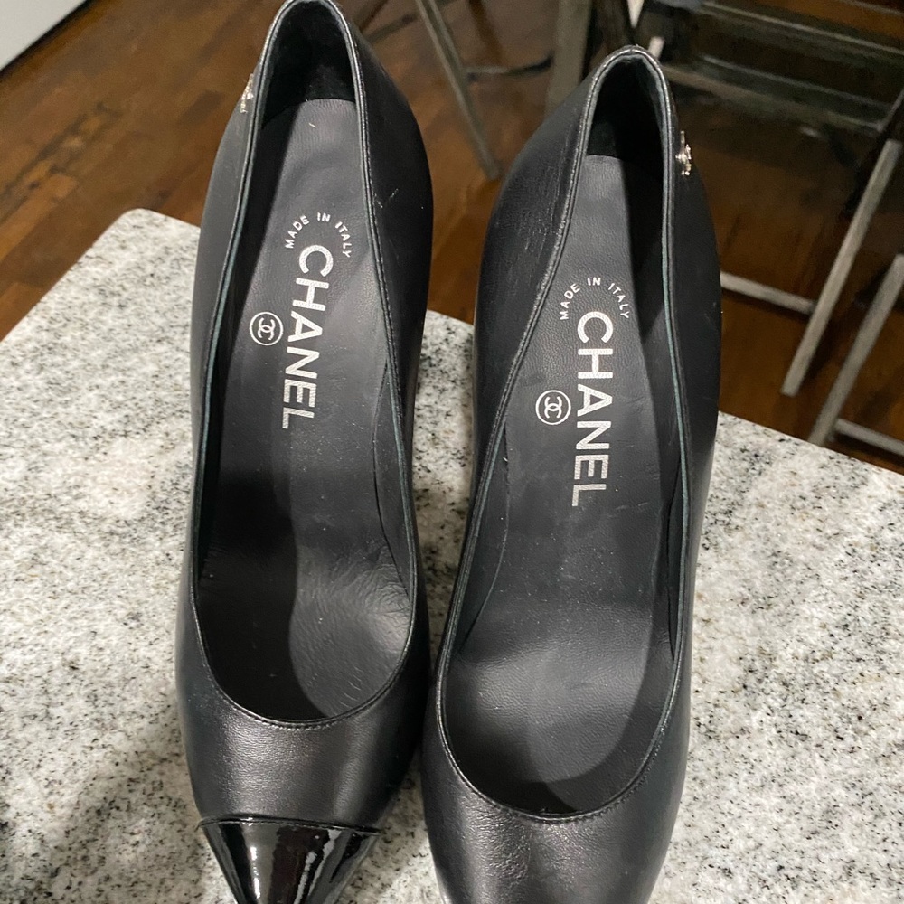 Chanel pumps, great condition with out a box